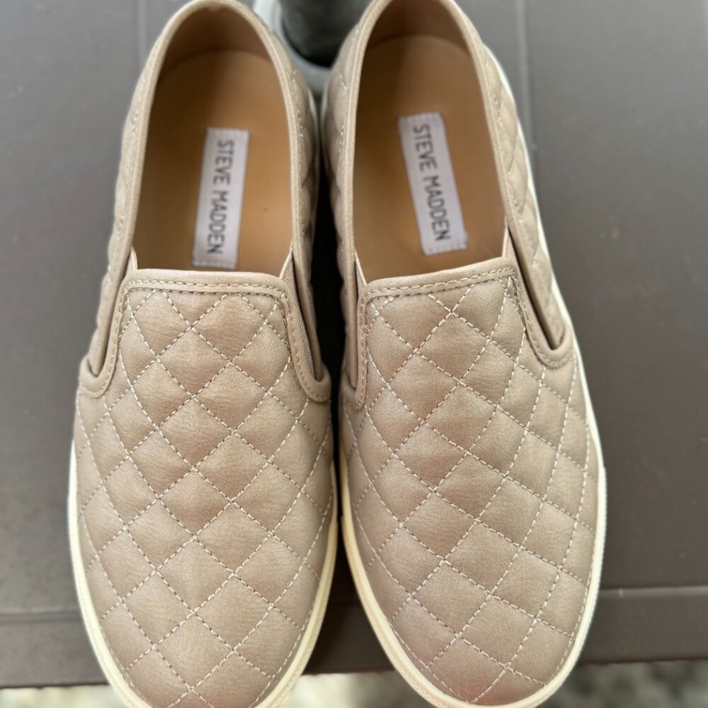 Steve Madden Shoes Womens 7.5 M Ecentrcq Quilted Comfort Sneakers Gray Slip On - Picture 4 of 9